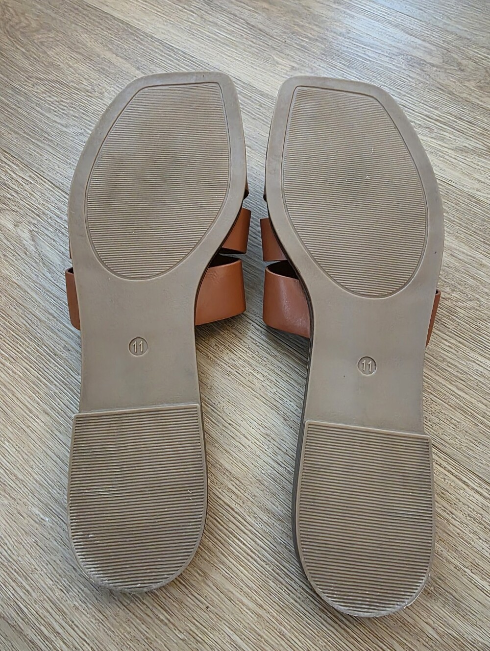 Gorfen Women's Tan Leather Slide Sandals - Classic Square Open-Toe Slip-On - Picture 5 of 8
